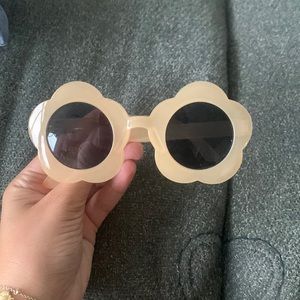 Urban outfitters flower sunglasses